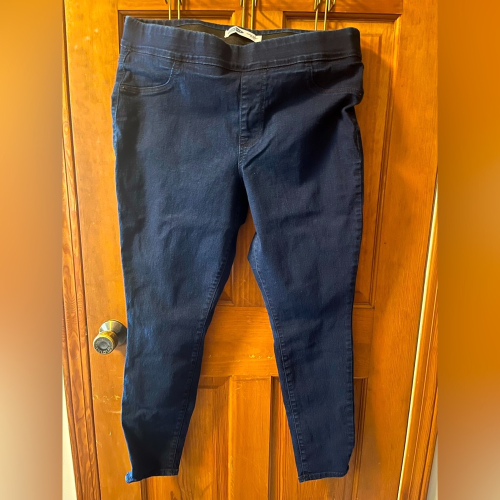 Super skinny mid rise stretch denim